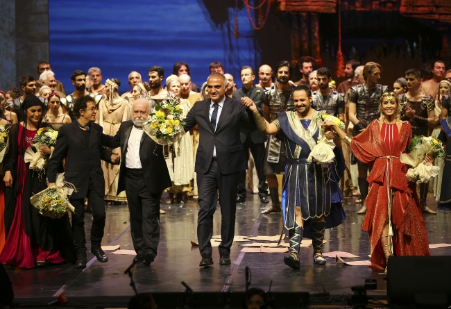 Sezonun en iddialı eseri Troya, dünya prömiyerini yaptı